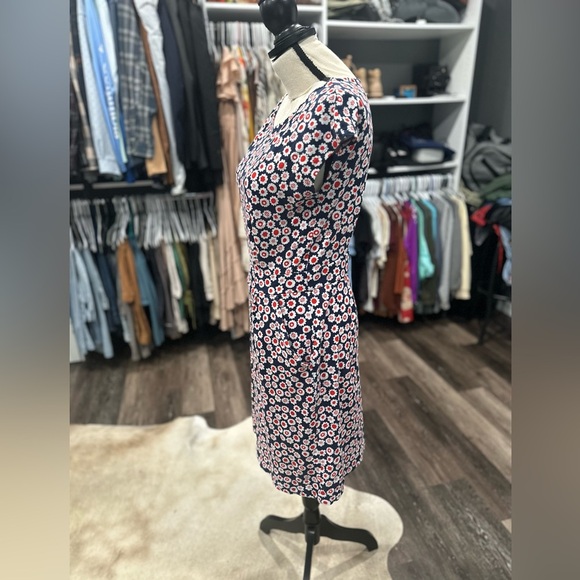 BODEN Floral Ditzy Print Dress Sz 6 Short Sleeve Knit Pockets Stretch Blue Red - Picture 3 of 6